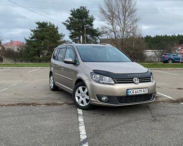 Бежевый Фольксваген Туран, объемом двигателя 1.97 л и пробегом 369 тыс. км за 11700 $, фото 11 на Automoto.ua