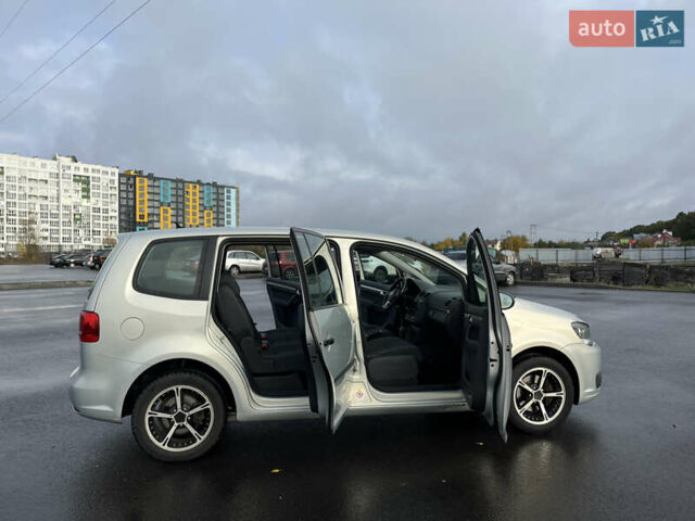 Бежевий Фольксваген Туран, об'ємом двигуна 1.4 л та пробігом 258 тис. км за 7400 $, фото 24 на Automoto.ua