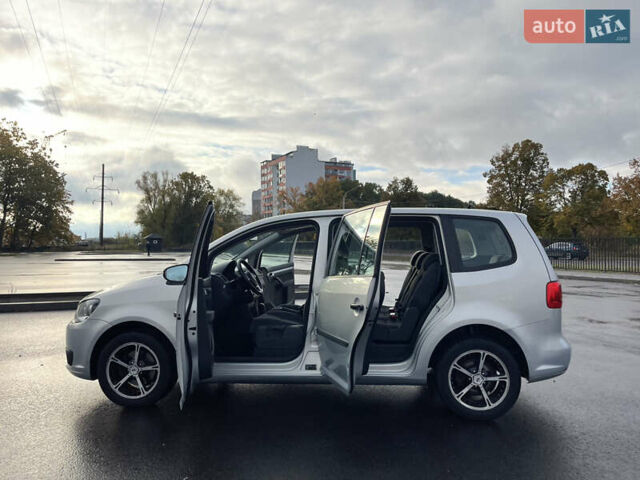 Бежевий Фольксваген Туран, об'ємом двигуна 1.4 л та пробігом 258 тис. км за 7400 $, фото 23 на Automoto.ua