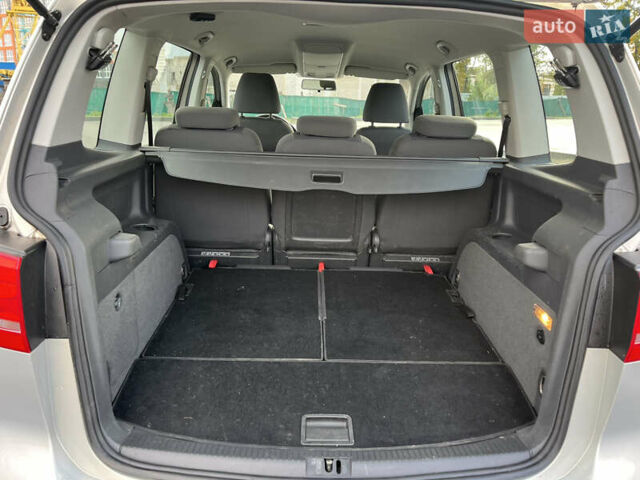 Бежевий Фольксваген Туран, об'ємом двигуна 1.4 л та пробігом 258 тис. км за 7400 $, фото 22 на Automoto.ua