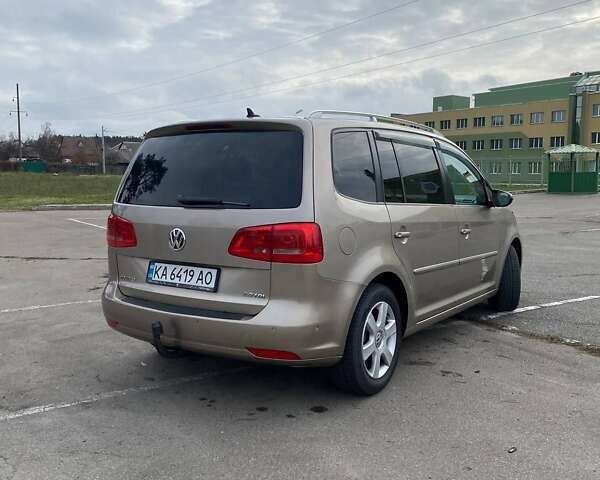 Бежевый Фольксваген Туран, объемом двигателя 1.97 л и пробегом 369 тыс. км за 11700 $, фото 4 на Automoto.ua