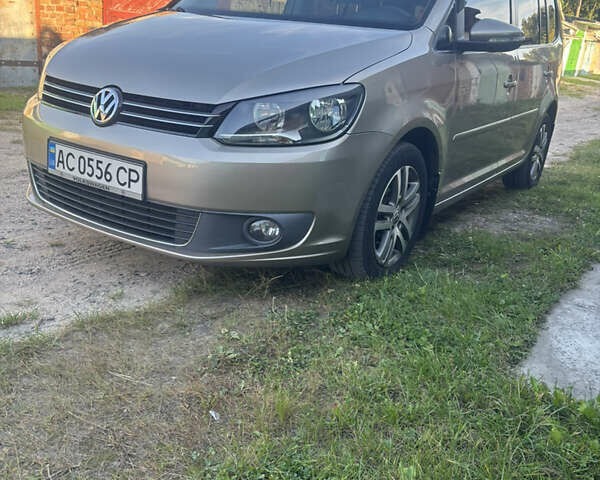 Бежевий Фольксваген Туран, об'ємом двигуна 1.6 л та пробігом 224 тис. км за 10000 $, фото 7 на Automoto.ua