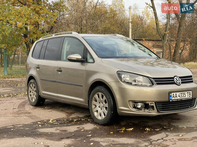 Бежевый Фольксваген Туран, объемом двигателя 1.39 л и пробегом 209 тыс. км за 7900 $, фото 2 на Automoto.ua