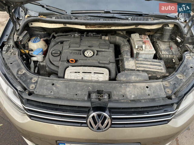 Бежевый Фольксваген Туран, объемом двигателя 1.39 л и пробегом 209 тыс. км за 7900 $, фото 16 на Automoto.ua