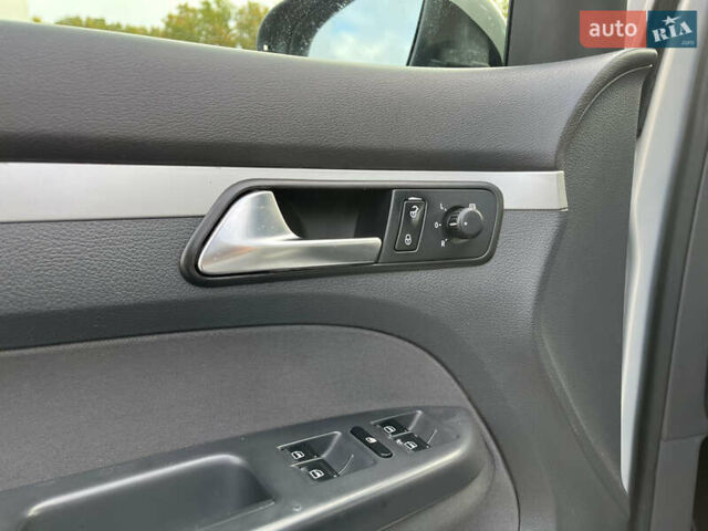 Бежевий Фольксваген Туран, об'ємом двигуна 1.4 л та пробігом 258 тис. км за 7400 $, фото 37 на Automoto.ua