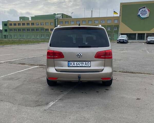 Бежевый Фольксваген Туран, объемом двигателя 1.97 л и пробегом 369 тыс. км за 11700 $, фото 6 на Automoto.ua