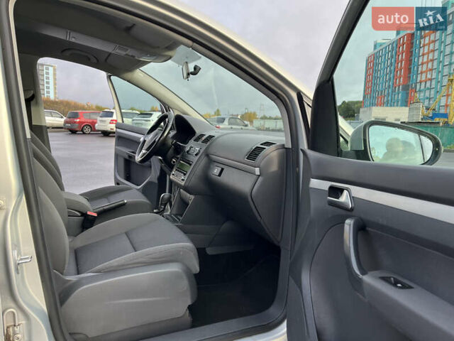 Бежевий Фольксваген Туран, об'ємом двигуна 1.4 л та пробігом 258 тис. км за 7400 $, фото 32 на Automoto.ua