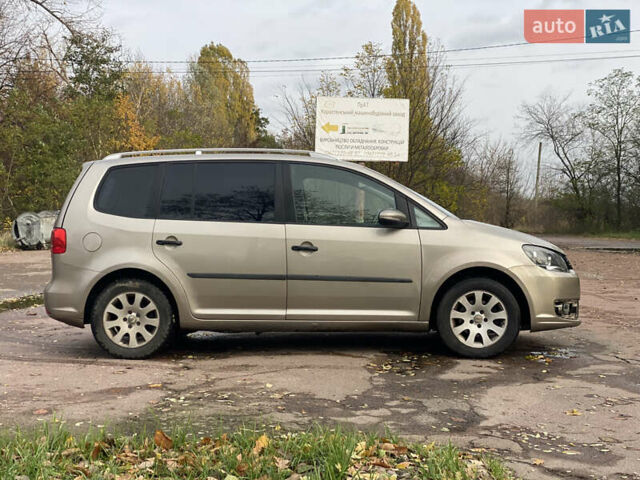 Бежевый Фольксваген Туран, объемом двигателя 1.39 л и пробегом 209 тыс. км за 7900 $, фото 3 на Automoto.ua