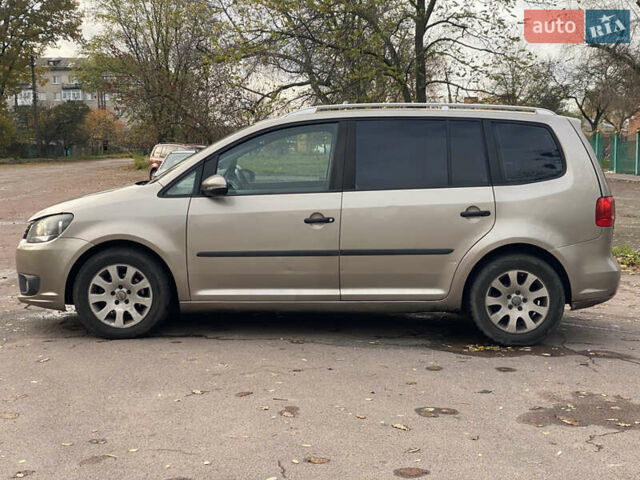 Бежевый Фольксваген Туран, объемом двигателя 1.39 л и пробегом 209 тыс. км за 7900 $, фото 4 на Automoto.ua