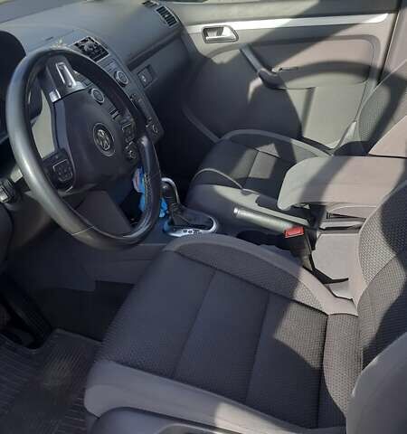 Бежевий Фольксваген Туран, об'ємом двигуна 1.6 л та пробігом 251 тис. км за 12500 $, фото 7 на Automoto.ua