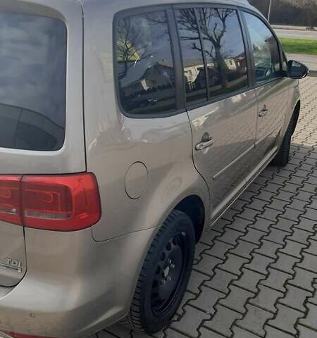 Бежевий Фольксваген Туран, об'ємом двигуна 1.6 л та пробігом 251 тис. км за 12500 $, фото 2 на Automoto.ua