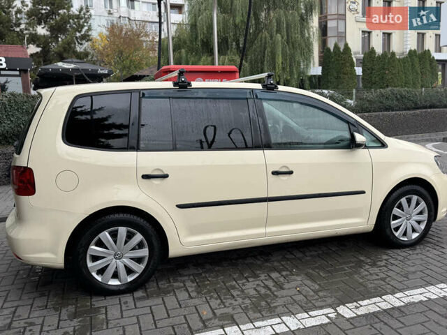 Бежевий Фольксваген Туран, об'ємом двигуна 1.97 л та пробігом 364 тис. км за 8250 $, фото 5 на Automoto.ua