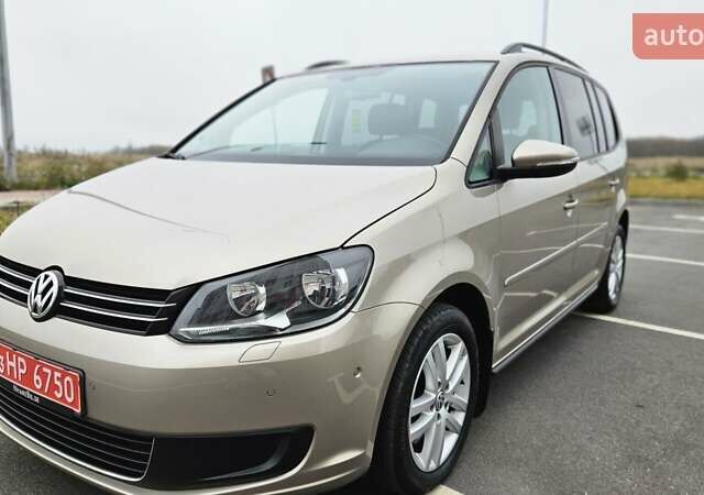 Бежевый Фольксваген Туран, объемом двигателя 2 л и пробегом 205 тыс. км за 12750 $, фото 2 на Automoto.ua