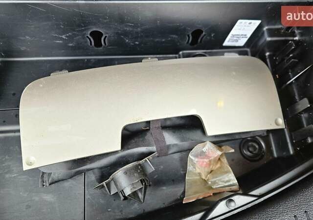 Бежевый Фольксваген Туран, объемом двигателя 2 л и пробегом 205 тыс. км за 12750 $, фото 41 на Automoto.ua