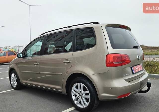 Бежевый Фольксваген Туран, объемом двигателя 2 л и пробегом 205 тыс. км за 12750 $, фото 25 на Automoto.ua