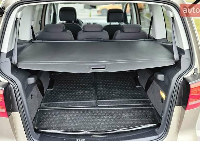 Бежевый Фольксваген Туран, объемом двигателя 2 л и пробегом 205 тыс. км за 12750 $, фото 39 на Automoto.ua