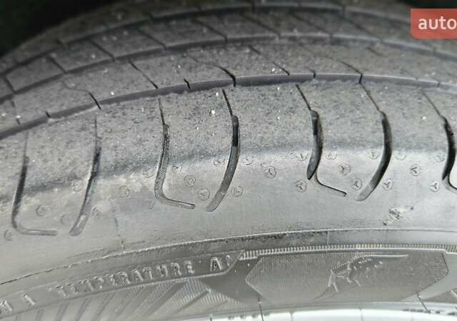 Бежевый Фольксваген Туран, объемом двигателя 2 л и пробегом 205 тыс. км за 12750 $, фото 14 на Automoto.ua