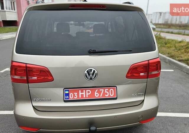 Бежевый Фольксваген Туран, объемом двигателя 2 л и пробегом 205 тыс. км за 12750 $, фото 21 на Automoto.ua