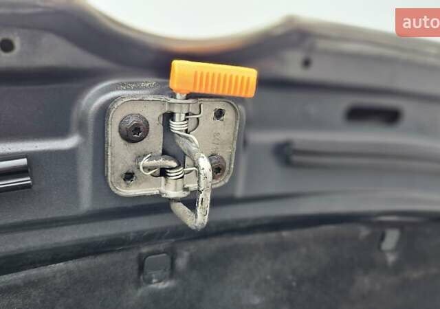 Бежевый Фольксваген Туран, объемом двигателя 2 л и пробегом 205 тыс. км за 12750 $, фото 70 на Automoto.ua