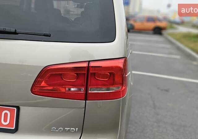 Бежевый Фольксваген Туран, объемом двигателя 2 л и пробегом 205 тыс. км за 12750 $, фото 27 на Automoto.ua