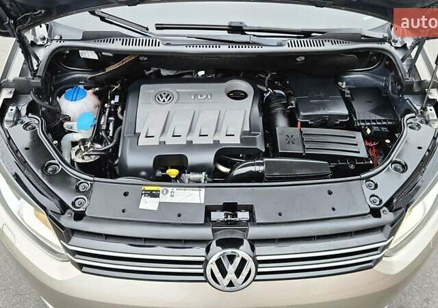 Бежевый Фольксваген Туран, объемом двигателя 2 л и пробегом 205 тыс. км за 12750 $, фото 69 на Automoto.ua