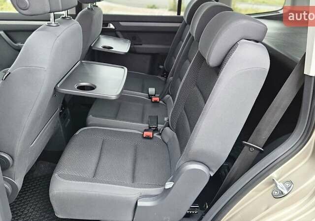 Бежевый Фольксваген Туран, объемом двигателя 2 л и пробегом 205 тыс. км за 12750 $, фото 44 на Automoto.ua