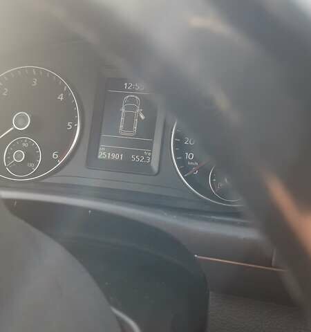Бежевий Фольксваген Туран, об'ємом двигуна 1.6 л та пробігом 251 тис. км за 12500 $, фото 11 на Automoto.ua