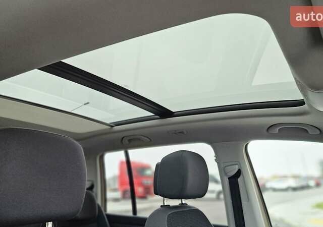 Бежевый Фольксваген Туран, объемом двигателя 2 л и пробегом 205 тыс. км за 12750 $, фото 55 на Automoto.ua