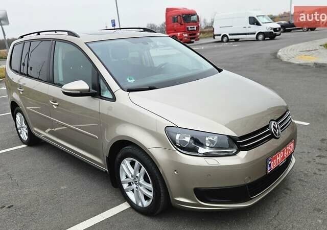 Бежевый Фольксваген Туран, объемом двигателя 2 л и пробегом 205 тыс. км за 12750 $, фото 4 на Automoto.ua