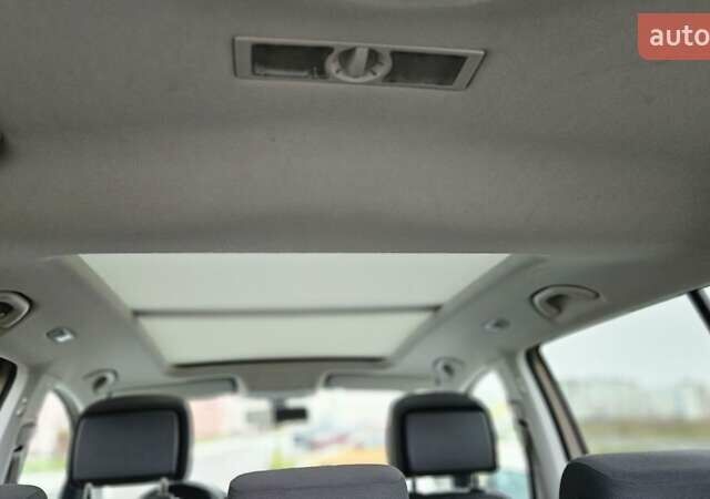 Бежевый Фольксваген Туран, объемом двигателя 2 л и пробегом 205 тыс. км за 12750 $, фото 38 на Automoto.ua