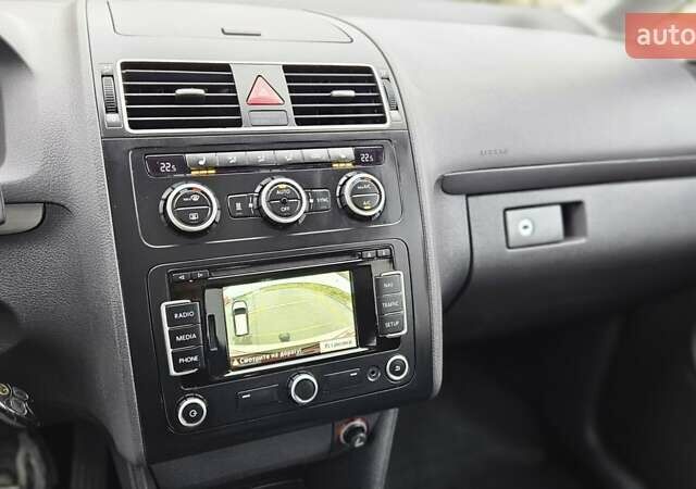 Бежевый Фольксваген Туран, объемом двигателя 2 л и пробегом 205 тыс. км за 12750 $, фото 84 на Automoto.ua