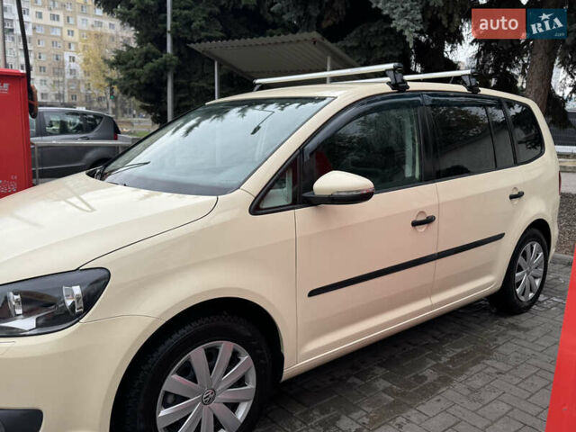 Бежевий Фольксваген Туран, об'ємом двигуна 1.97 л та пробігом 364 тис. км за 8250 $, фото 4 на Automoto.ua