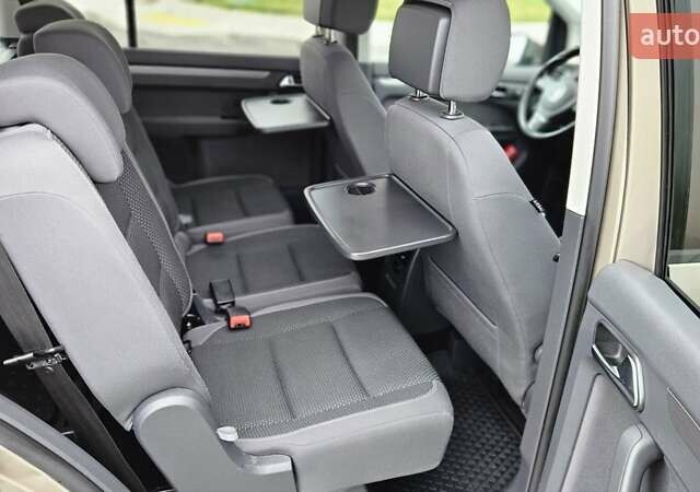 Бежевый Фольксваген Туран, объемом двигателя 2 л и пробегом 205 тыс. км за 12750 $, фото 49 на Automoto.ua