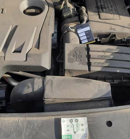 Бежевий Фольксваген Туран, об'ємом двигуна 1.6 л та пробігом 251 тис. км за 12500 $, фото 13 на Automoto.ua