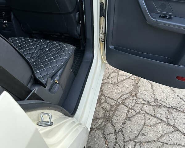 Бежевый Фольксваген Туран, объемом двигателя 2 л и пробегом 349 тыс. км за 9900 $, фото 18 на Automoto.ua