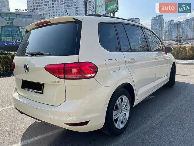 Бежевый Фольксваген Туран, объемом двигателя 1.97 л и пробегом 323 тыс. км за 11800 $, фото 2 на Automoto.ua