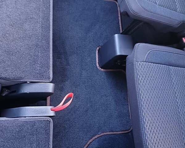 Бежевий Фольксваген Туран, об'ємом двигуна 2 л та пробігом 276 тис. км за 18300 $, фото 14 на Automoto.ua