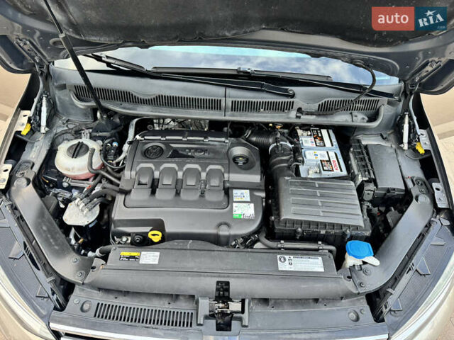 Бежевий Фольксваген Туран, об'ємом двигуна 0 л та пробігом 227 тис. км за 16000 $, фото 27 на Automoto.ua