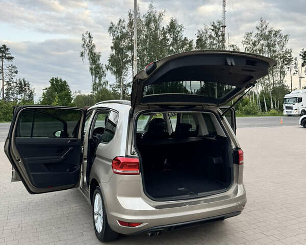 Бежевий Фольксваген Туран, об'ємом двигуна 0 л та пробігом 227 тис. км за 16000 $, фото 11 на Automoto.ua