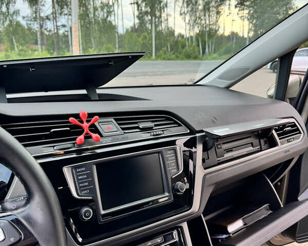 Бежевый Фольксваген Туран, объемом двигателя 0 л и пробегом 227 тыс. км за 16000 $, фото 7 на Automoto.ua