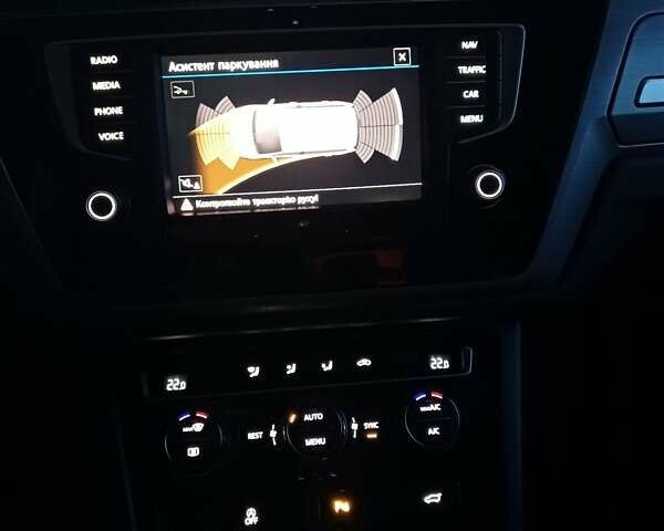 Бежевий Фольксваген Туран, об'ємом двигуна 2 л та пробігом 276 тис. км за 18300 $, фото 9 на Automoto.ua