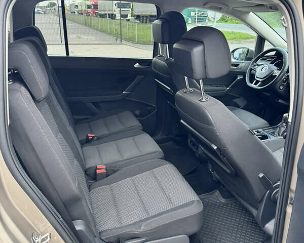 Бежевый Фольксваген Туран, объемом двигателя 0 л и пробегом 227 тыс. км за 16000 $, фото 20 на Automoto.ua