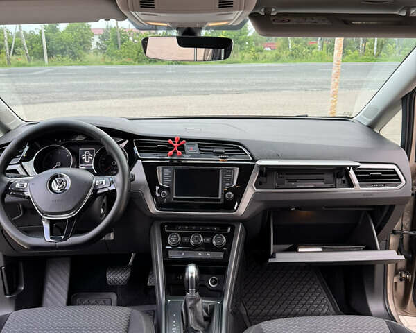 Бежевий Фольксваген Туран, об'ємом двигуна 0 л та пробігом 227 тис. км за 16000 $, фото 16 на Automoto.ua