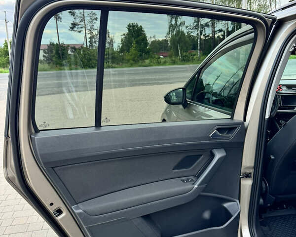 Бежевый Фольксваген Туран, объемом двигателя 0 л и пробегом 227 тыс. км за 16000 $, фото 15 на Automoto.ua