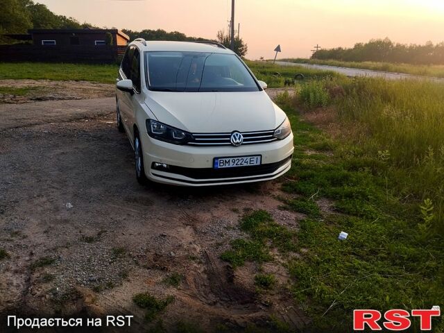 Фольксваген Туран 2017 в Харькове на Automoto.ua Бежевый Фольксваген Туран, объемом двигателя 2 л и пробегом 389 тыс. км за 13500 $, фото 1 на Automoto.ua