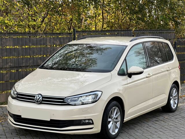 Бежевый Фольксваген Туран, объемом двигателя 2 л и пробегом 46 тыс. км за 10000 $, фото 1 на Automoto.ua