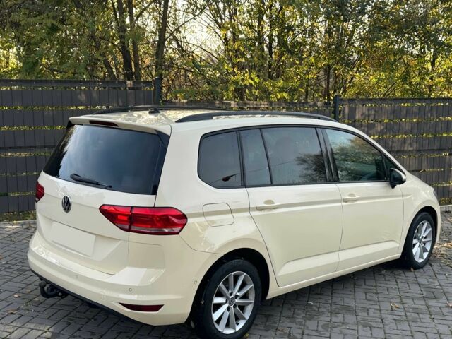 Бежевый Фольксваген Туран, объемом двигателя 2 л и пробегом 46 тыс. км за 10000 $, фото 2 на Automoto.ua