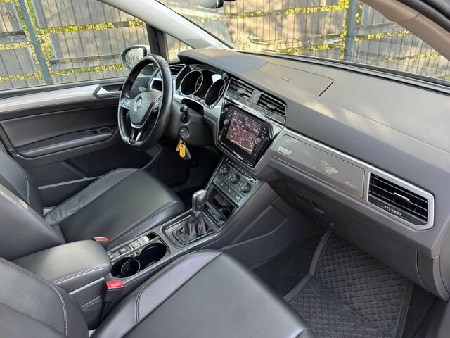 Бежевый Фольксваген Туран, объемом двигателя 2 л и пробегом 46 тыс. км за 10000 $, фото 8 на Automoto.ua