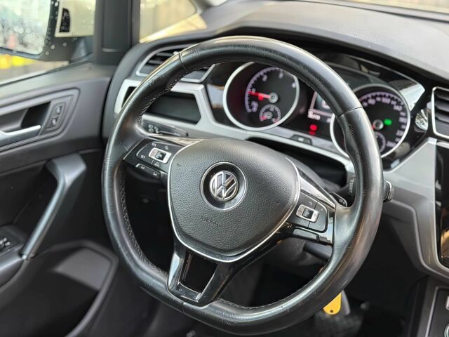 Бежевый Фольксваген Туран, объемом двигателя 2 л и пробегом 46 тыс. км за 10000 $, фото 7 на Automoto.ua