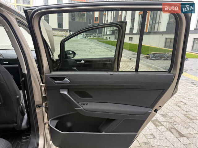 Бежевий Фольксваген Туран, об'ємом двигуна 1.6 л та пробігом 200 тис. км за 19800 $, фото 21 на Automoto.ua